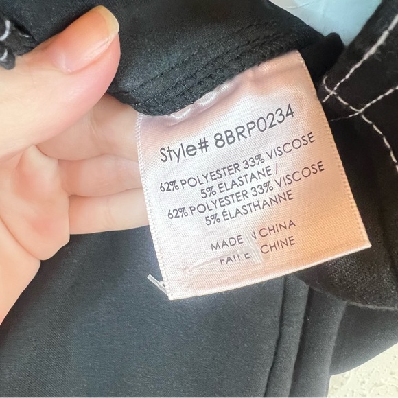 Badgley Mischka Black Women’s Hi Rise Crop Balloon Pants Size 6 NWT - Picture 9 of 9